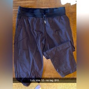 Lululemon crop pants